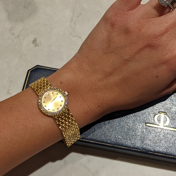 Baume & Mercier Solid Gold Classic Watch - Picture 7 of 12